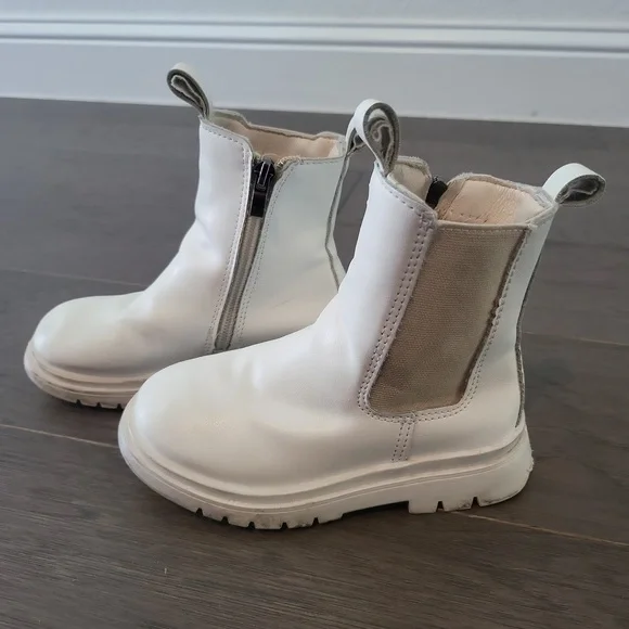 Girls white boots - Picture 2 of 5
